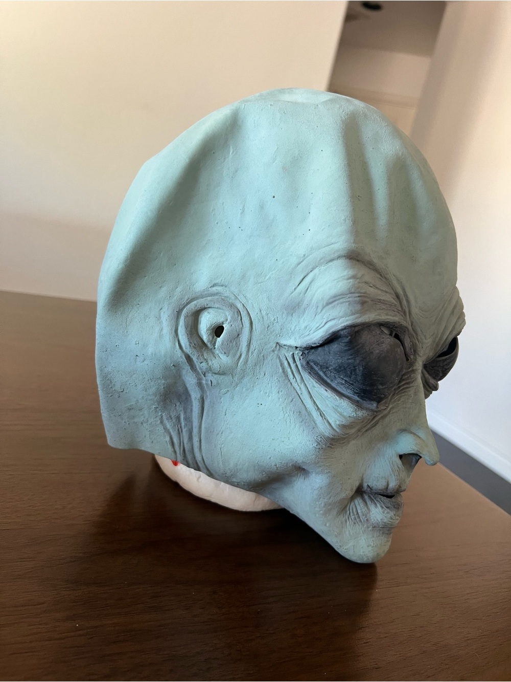 Alien Head Mask - Picture 2 of 4